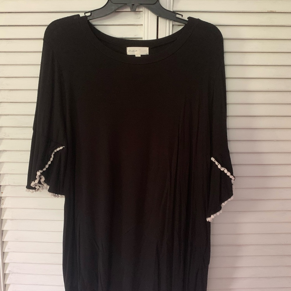 Perfect Peach Black Short Sleeve Top